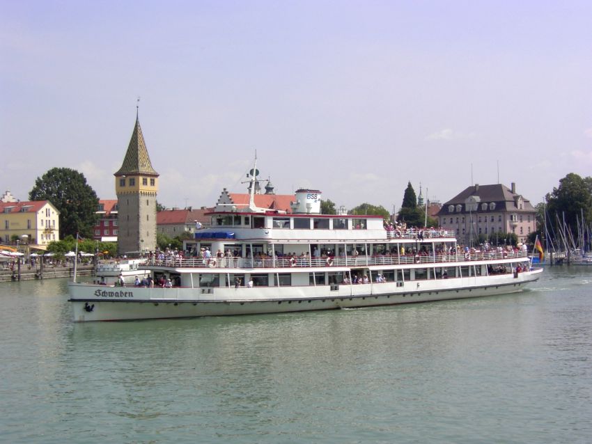 MS Schwaben im Sommer 2002 im Lindauer Hafen
