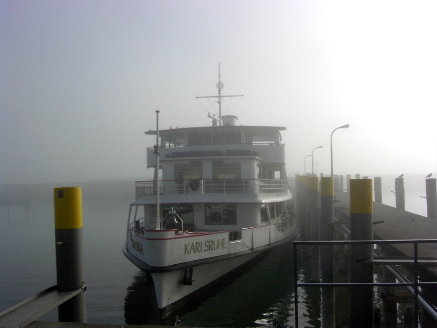 Am 08.01.2005 liegt MS Karlsruhe am Werftsteg in Friedrichshafen